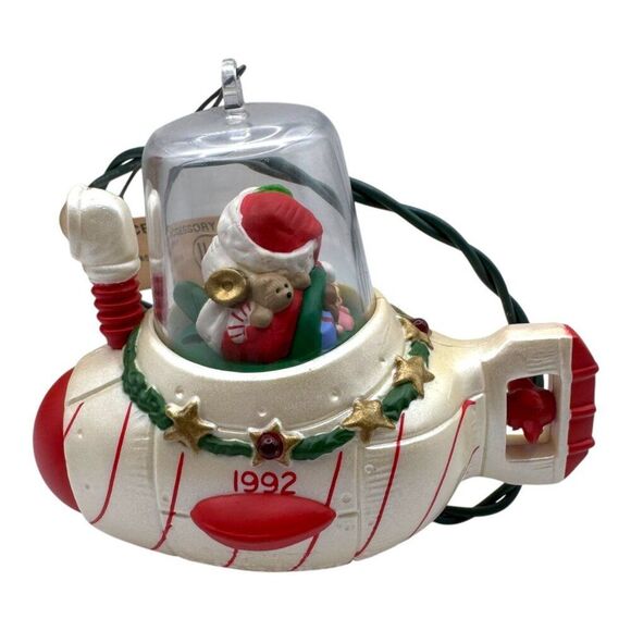 1992 Hallmark Keepsake Magic Light Up Santa Sub USS Peppermint Ornament Vintage - Picture 2 of 5